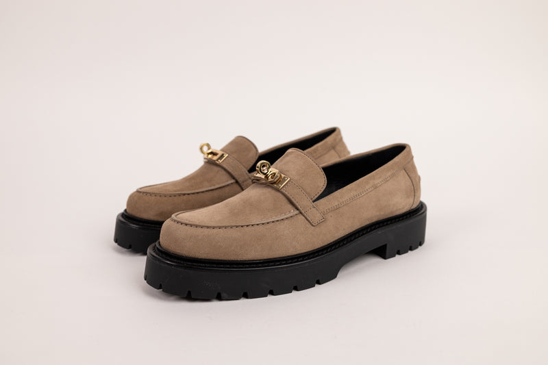 Hermès Tan Suede Kelly Lug Loafers Size 38