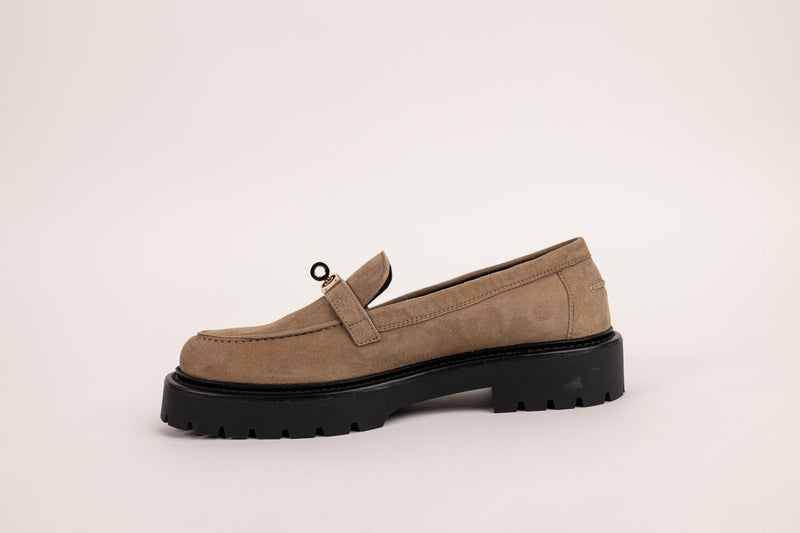 Hermès Tan Suede Kelly Lug Loafers Size 38