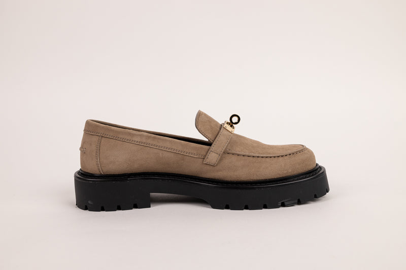 Hermès Tan Suede Kelly Lug Loafers Size 38