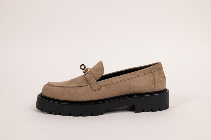 Hermès Tan Suede Kelly Lug Loafers Size 38