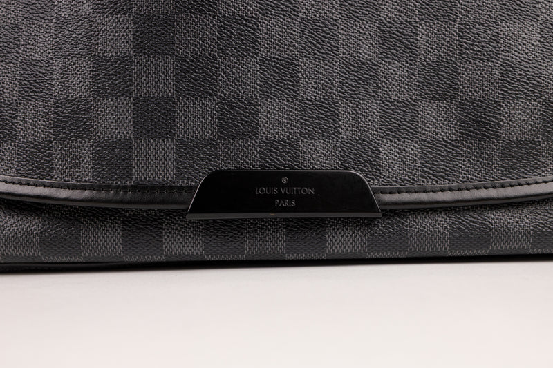 Louis Vuitton Black Gray Graphite Daniel Messenger GM