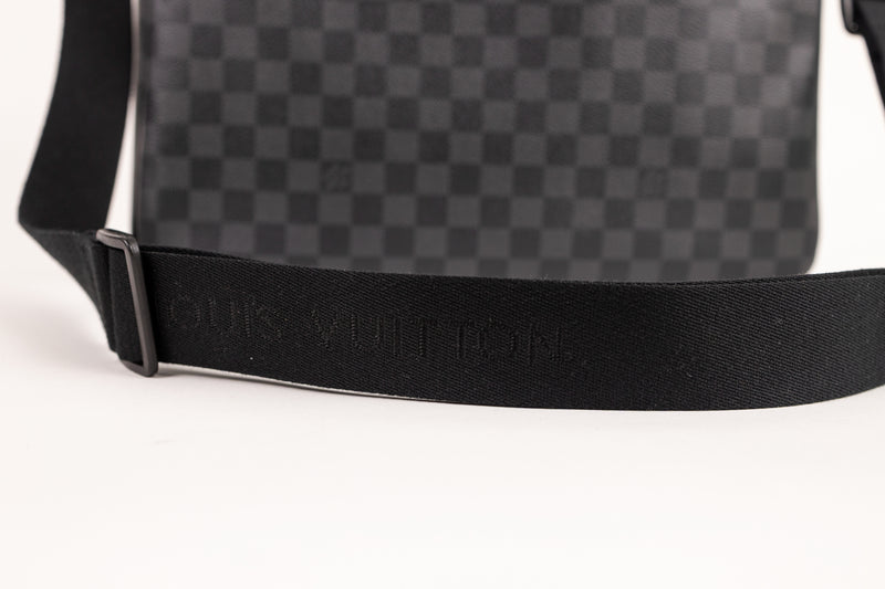 Louis Vuitton Black Gray Graphite Daniel Messenger GM