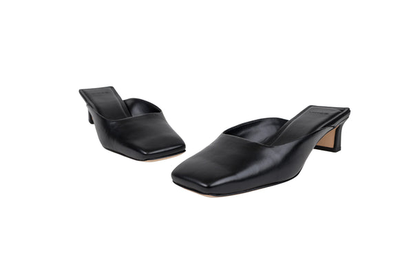 Vince Black Leather Square Toe Mule Size 38 – On Que Style
