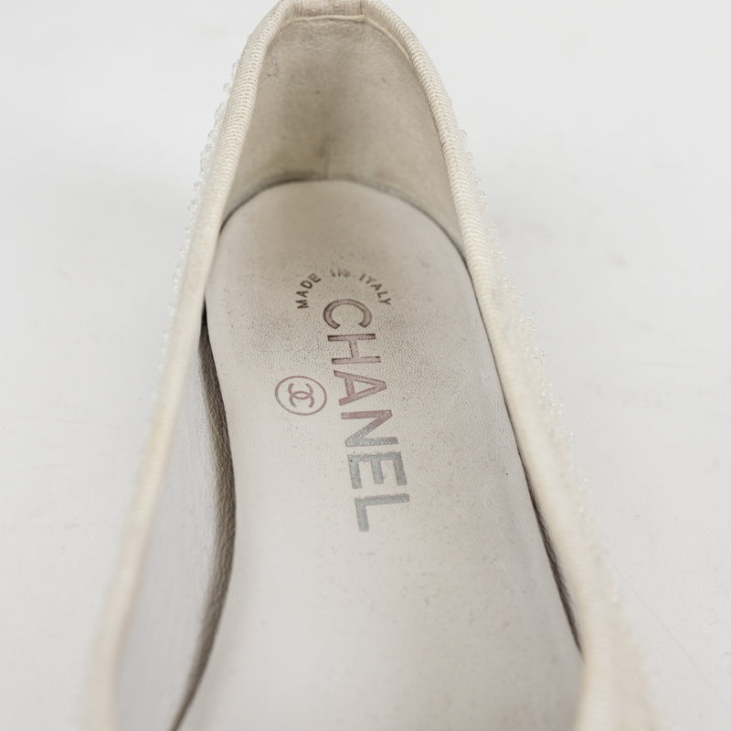 Chanel White Cream Tweed Pearl Beaded CC Cap Toe Ballet Flats Size 36.5