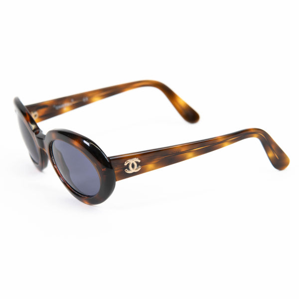 Chanel 07801 Brown and tan tortoiseshell Oval Sunglasses