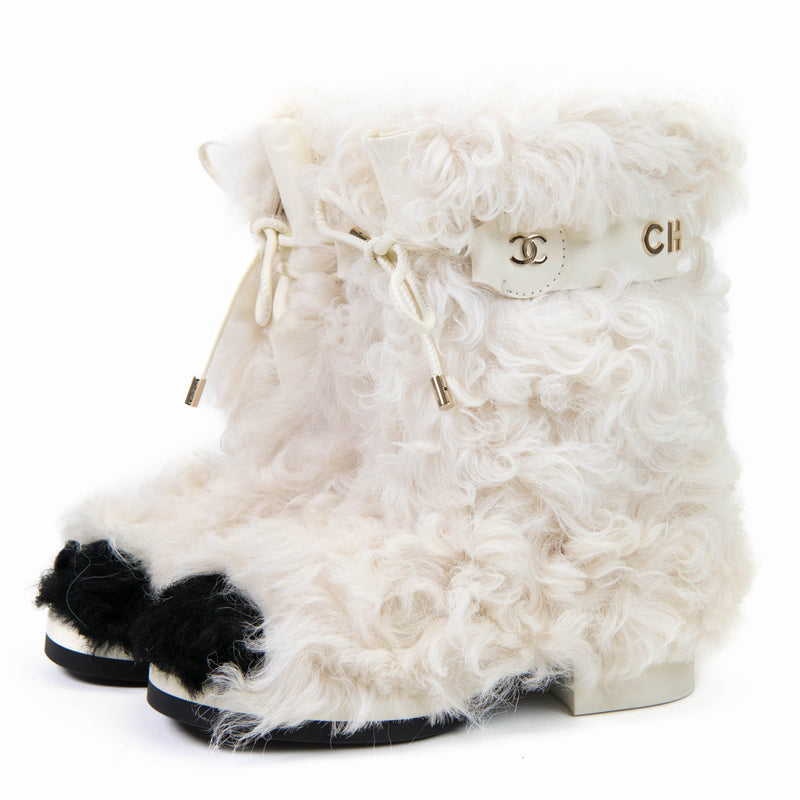 Chanel Ivory and Black Shearling Sheepskin High Boots 37.5