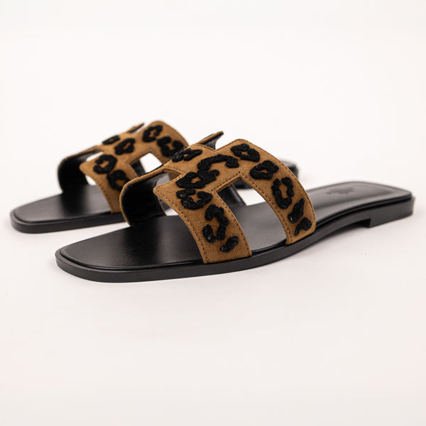 Hermes Black Tan Cheetah Print Leather Oran Flap Sandals 40.5