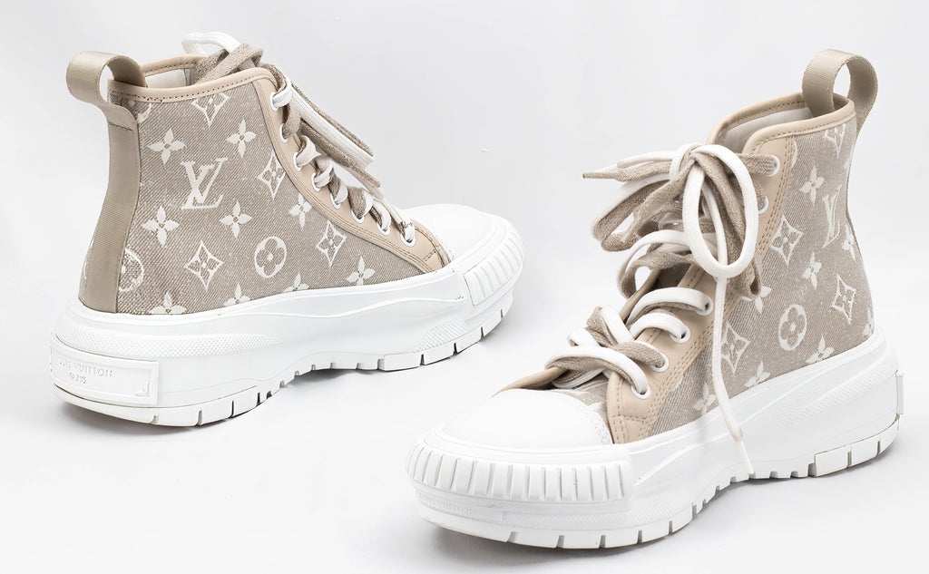 Louis Vuitton Beige & White Canvas Squad Trainer Sneakers Size 38 – On Que  Style