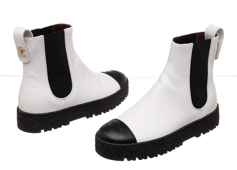 Auth Spa - Dịch Vụ Spa Túi Xách, Giày Dép Authentic Tại HCM. Chanel White and Black Leather Chelsea Boots Size 37 – On Que Style