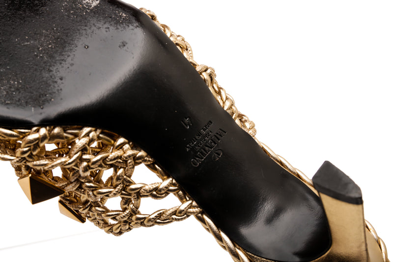 Valentino Garavani Metallic Gold Leather Rockstud Sandals Size 41