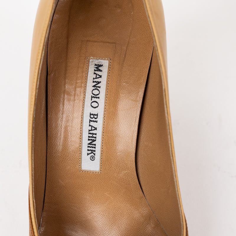 Manolo Blahnik Tan Leather Pointed Heels with Bow