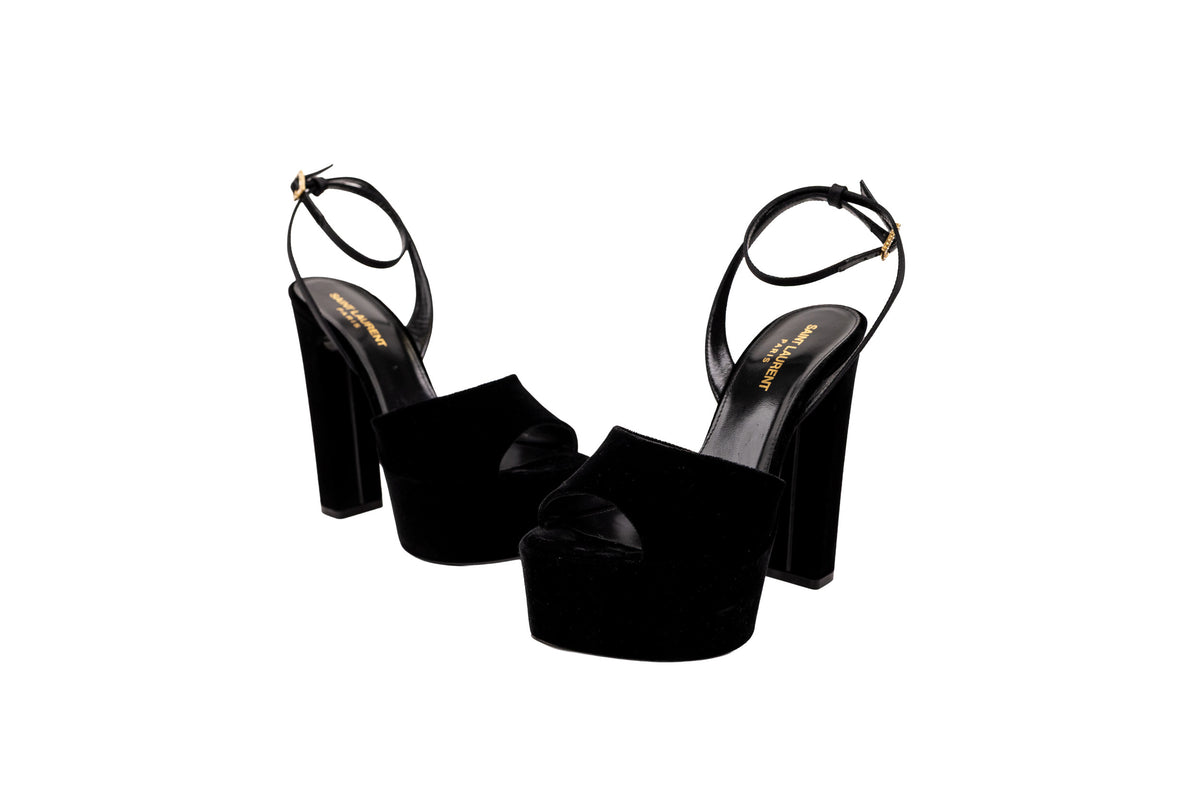Yves Saint Laurent – On Que Style