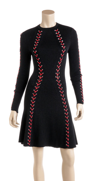 Clothing – On Que Style